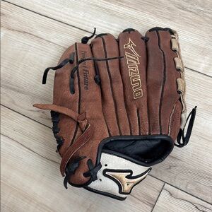 Mizuno Classic Brown and Black Baseball Glove
